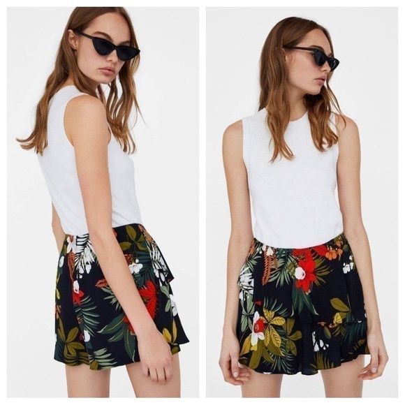 Zara Basic Tropical Floral  Ruffle Trim Skort - Picture 5 of 5
